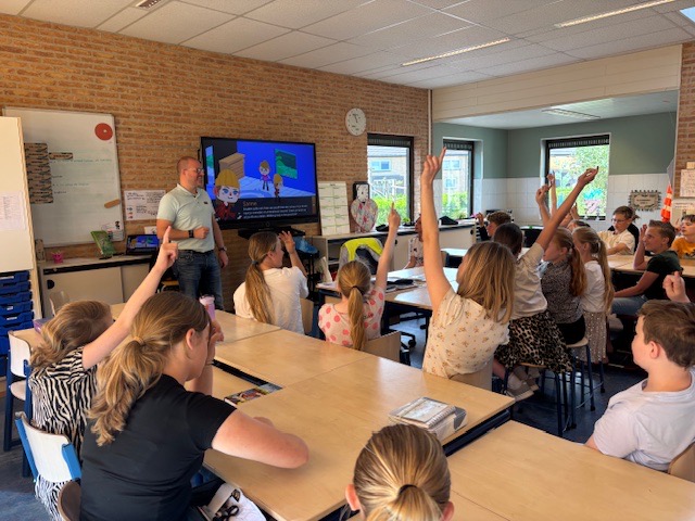 Avit en Hackshield brengen leerzame ervaring naar basisscholen